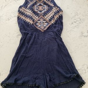 NWOT szS cute embroidered romper